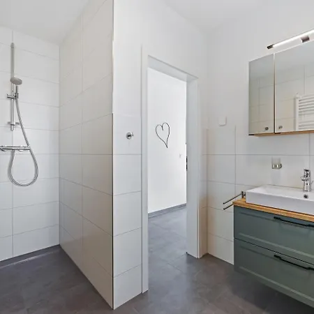 Haffbrise - Mit Kamin Und Sauna Fuer 6 Personen